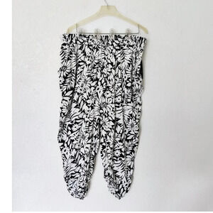 French Laundry Floral Print Joggers Cropped Pants Rayon Black White Size 1X